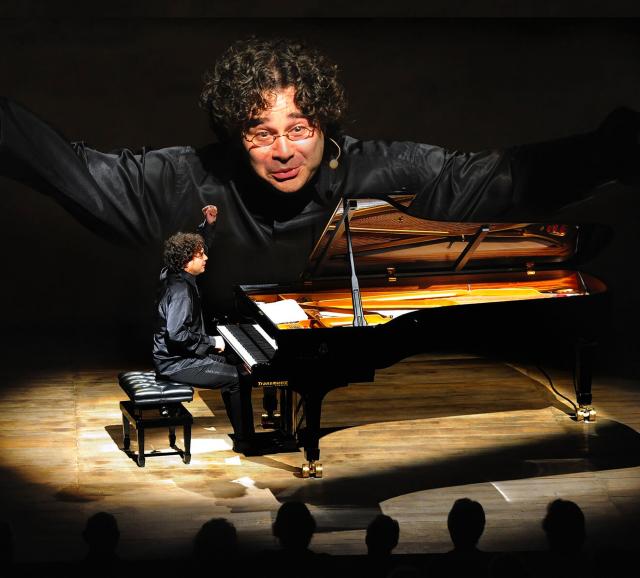 le-pianiste-aux-50-doigts-r-francis-campagnoni.jpg